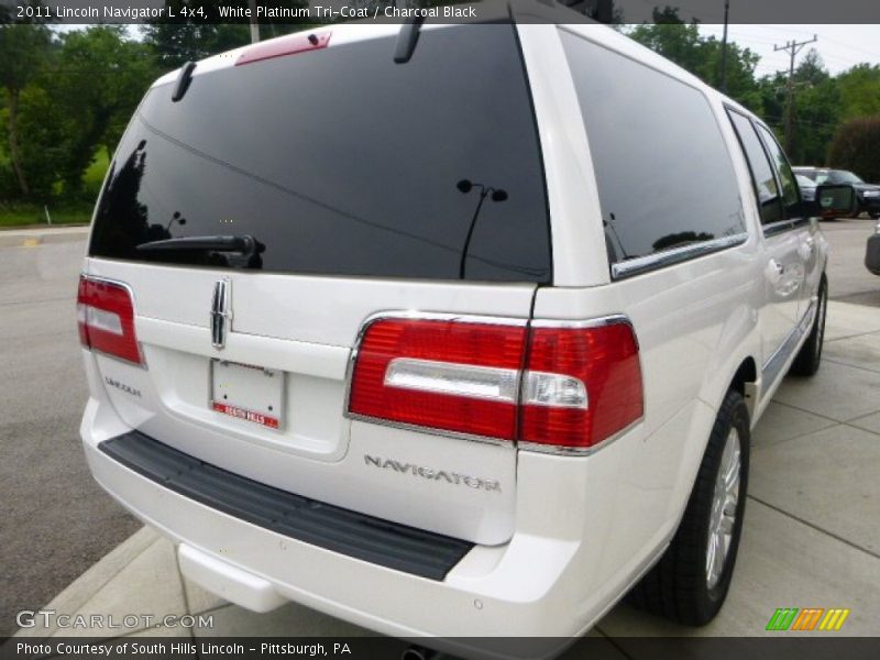 White Platinum Tri-Coat / Charcoal Black 2011 Lincoln Navigator L 4x4