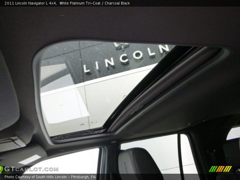 White Platinum Tri-Coat / Charcoal Black 2011 Lincoln Navigator L 4x4