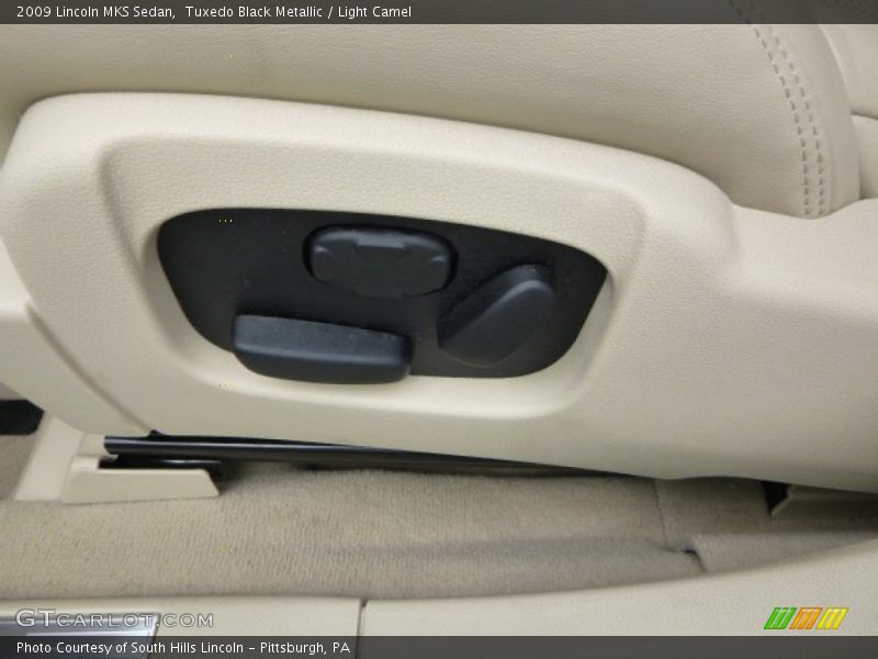 Tuxedo Black Metallic / Light Camel 2009 Lincoln MKS Sedan