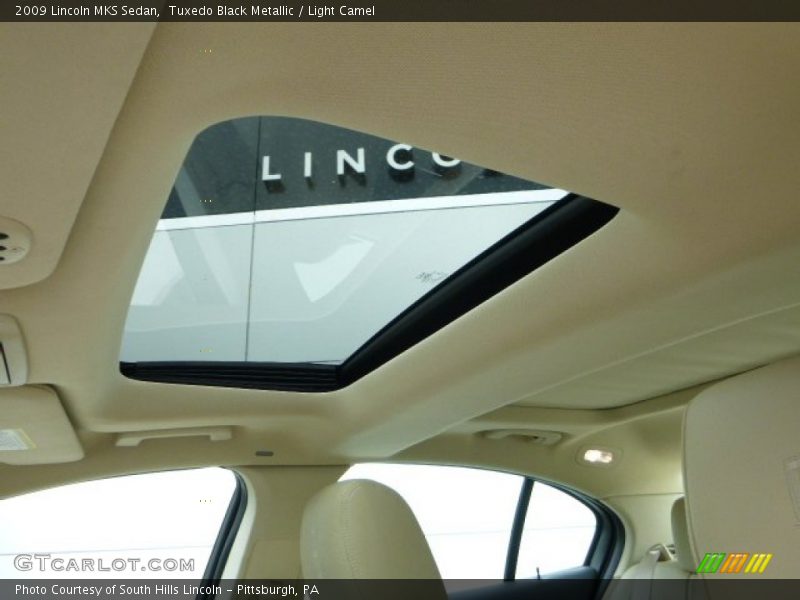 Tuxedo Black Metallic / Light Camel 2009 Lincoln MKS Sedan