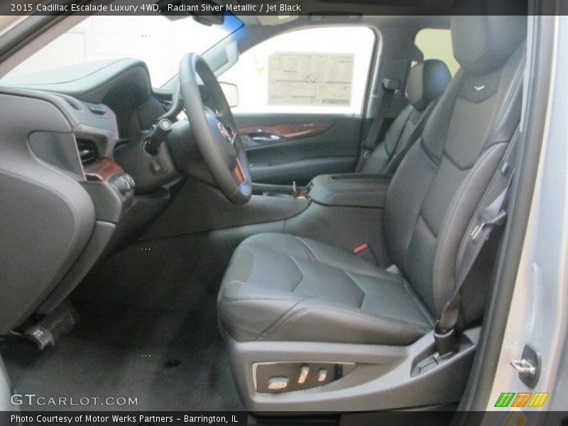 Radiant Silver Metallic / Jet Black 2015 Cadillac Escalade Luxury 4WD
