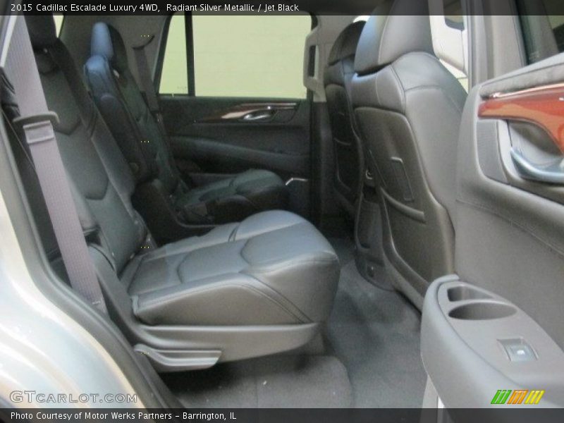 Radiant Silver Metallic / Jet Black 2015 Cadillac Escalade Luxury 4WD