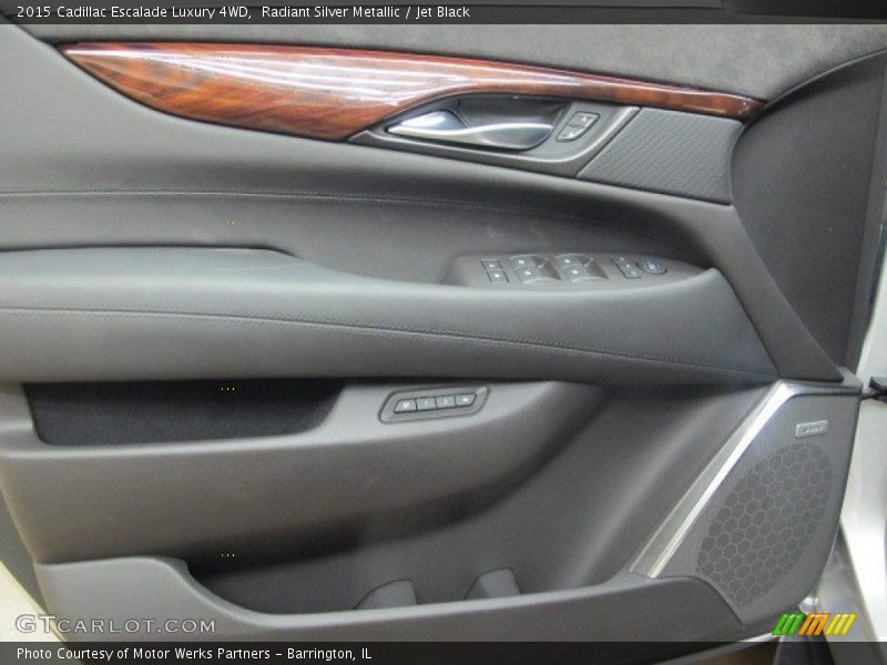 Radiant Silver Metallic / Jet Black 2015 Cadillac Escalade Luxury 4WD