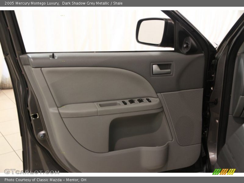 Door Panel of 2005 Montego Luxury