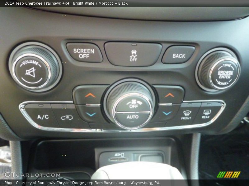 Bright White / Morocco - Black 2014 Jeep Cherokee Trailhawk 4x4