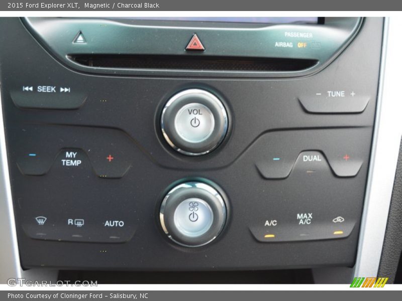 Magnetic / Charcoal Black 2015 Ford Explorer XLT