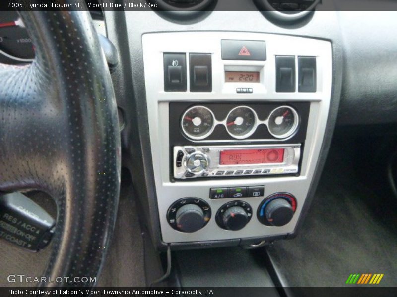 Controls of 2005 Tiburon SE