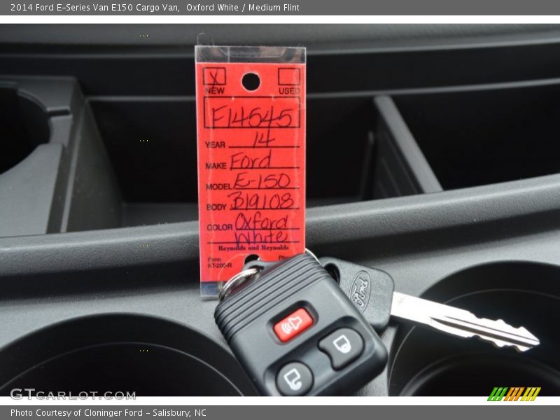 Oxford White / Medium Flint 2014 Ford E-Series Van E150 Cargo Van