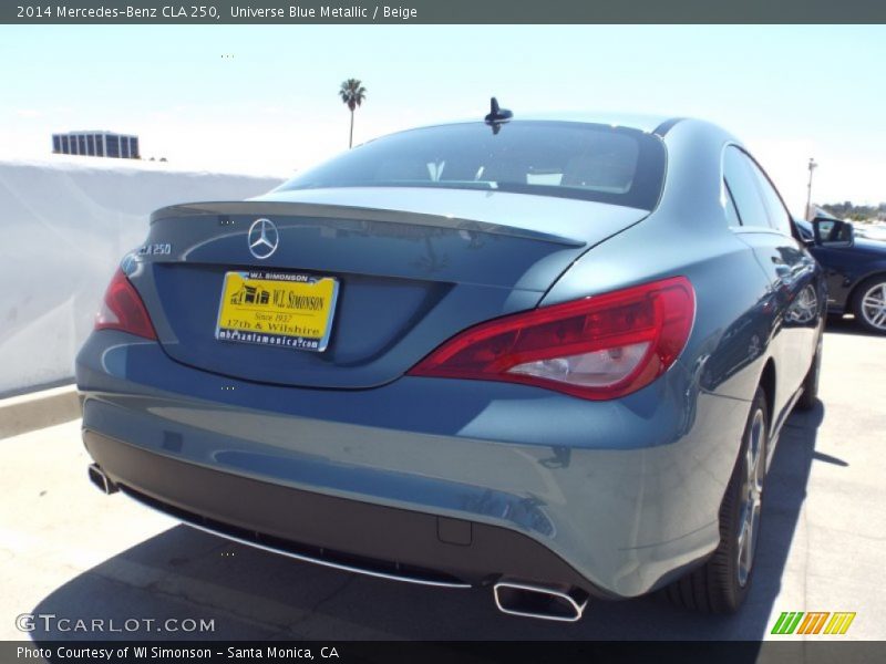Universe Blue Metallic / Beige 2014 Mercedes-Benz CLA 250
