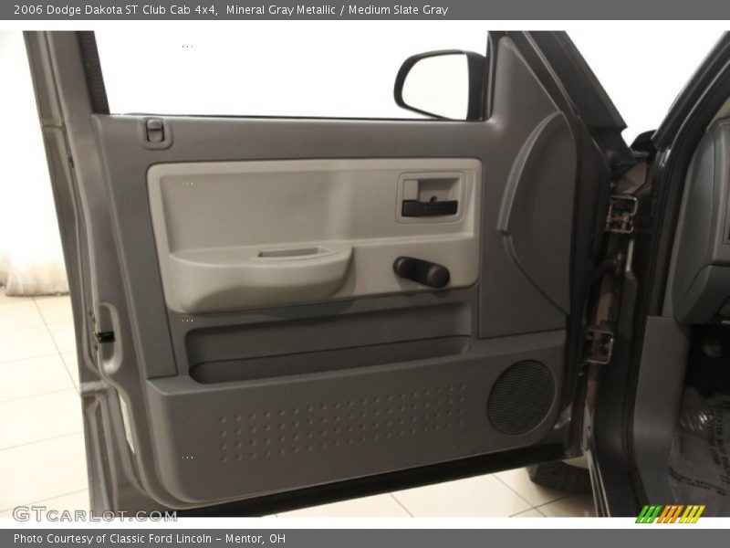 Door Panel of 2006 Dakota ST Club Cab 4x4
