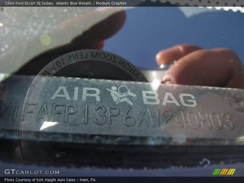 Atlantic Blue Metallic / Medium Graphite 1999 Ford Escort SE Sedan