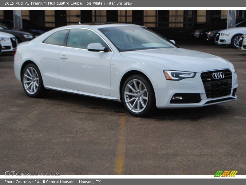 Front 3/4 View of 2015 A5 Premium Plus quattro Coupe