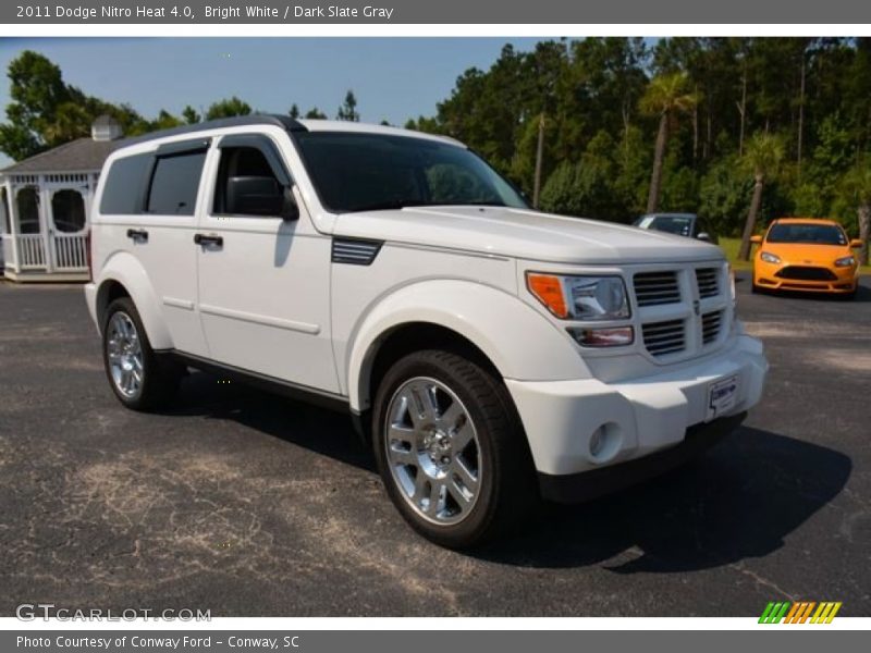 Bright White / Dark Slate Gray 2011 Dodge Nitro Heat 4.0