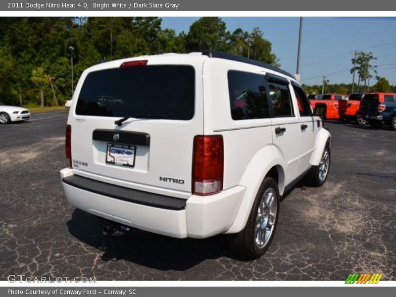 Bright White / Dark Slate Gray 2011 Dodge Nitro Heat 4.0