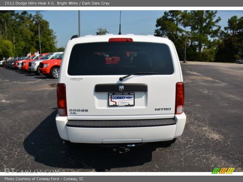 Bright White / Dark Slate Gray 2011 Dodge Nitro Heat 4.0