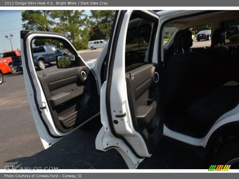 Bright White / Dark Slate Gray 2011 Dodge Nitro Heat 4.0