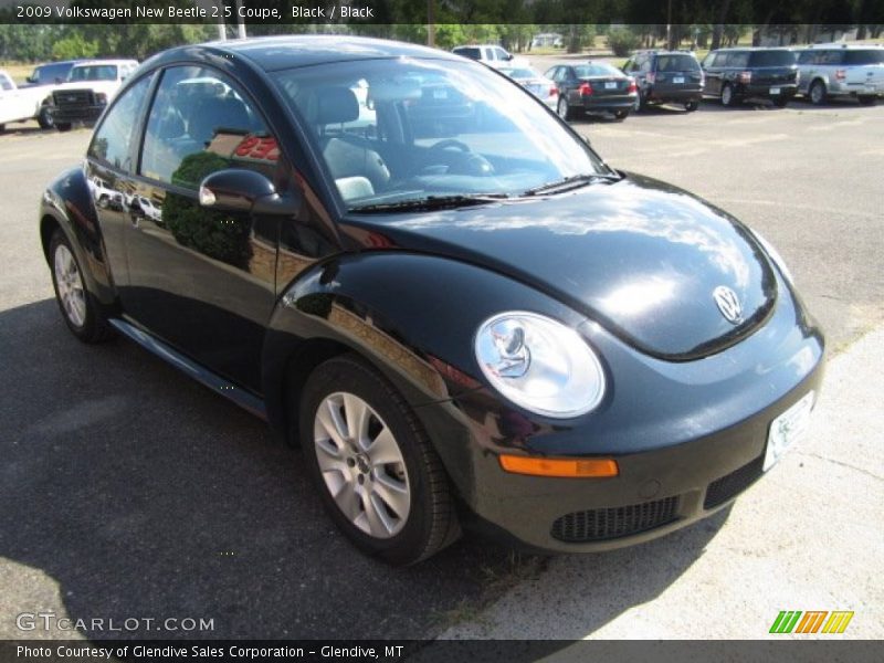 Front 3/4 View of 2009 New Beetle 2.5 Coupe