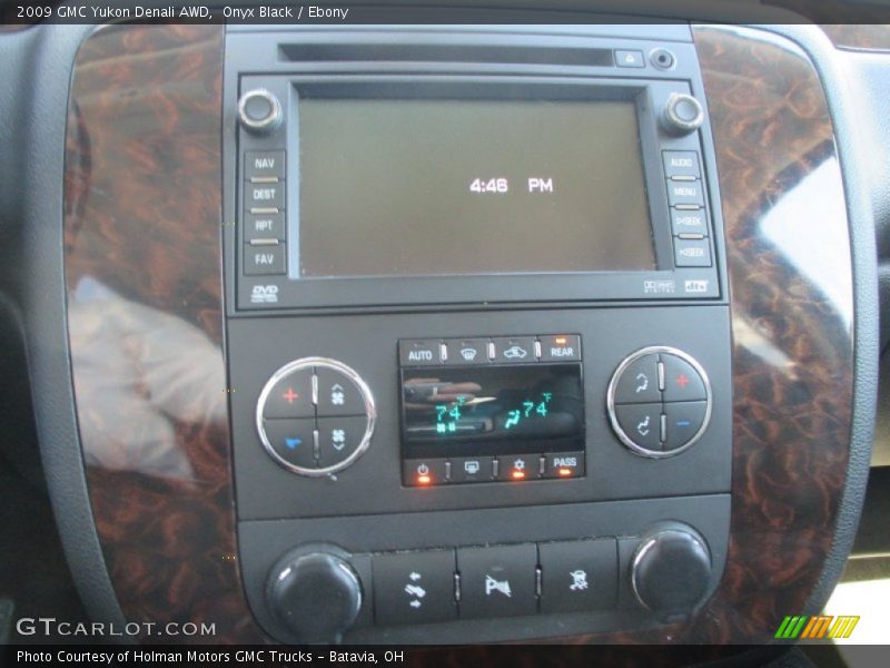Onyx Black / Ebony 2009 GMC Yukon Denali AWD