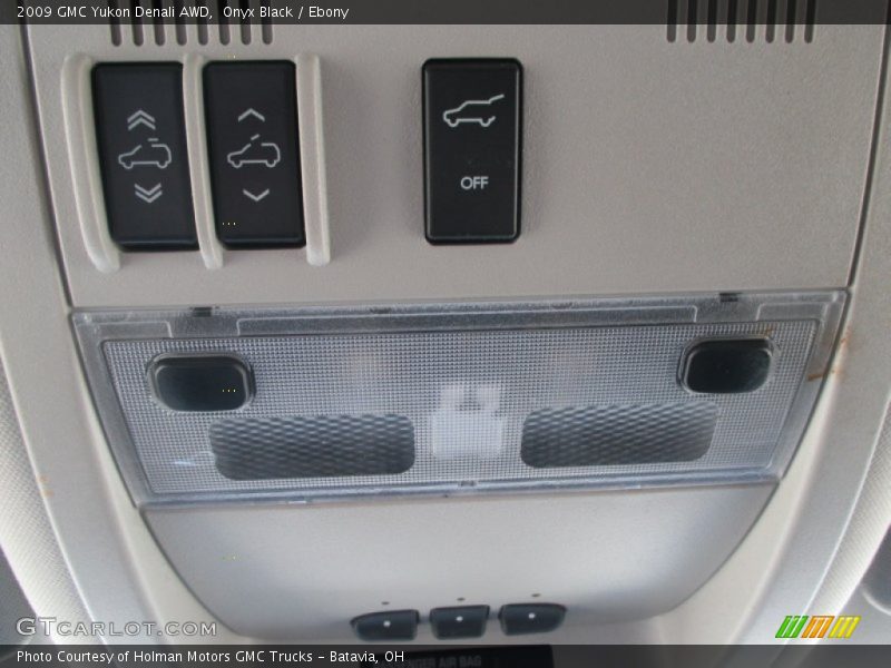 Onyx Black / Ebony 2009 GMC Yukon Denali AWD
