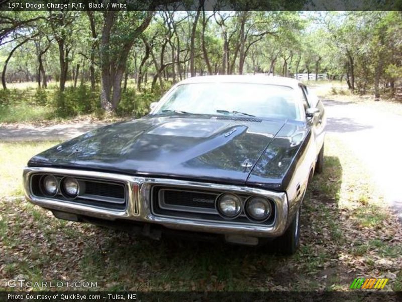 Black / White 1971 Dodge Charger R/T