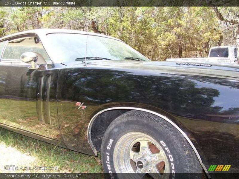 Black / White 1971 Dodge Charger R/T