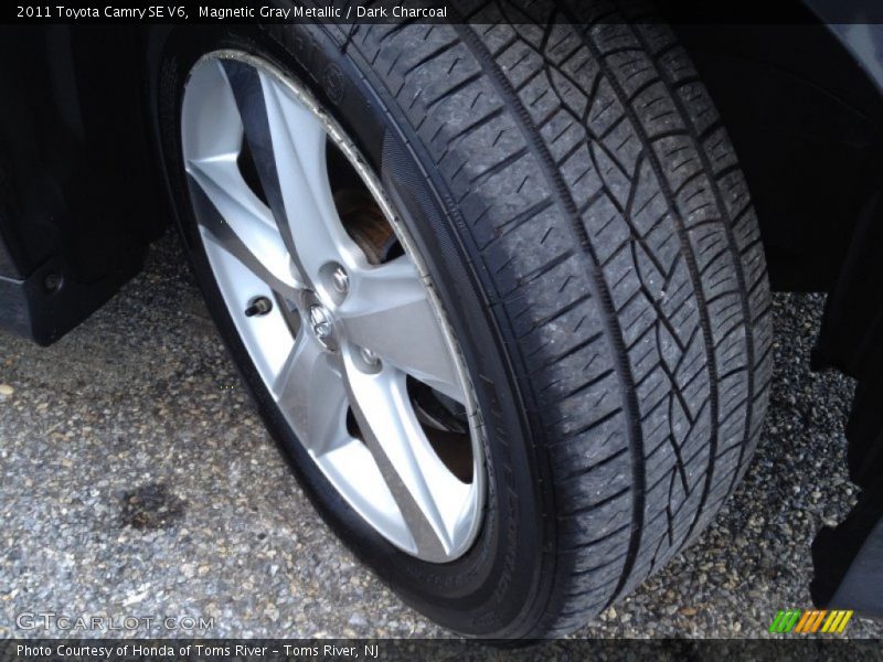 Magnetic Gray Metallic / Dark Charcoal 2011 Toyota Camry SE V6