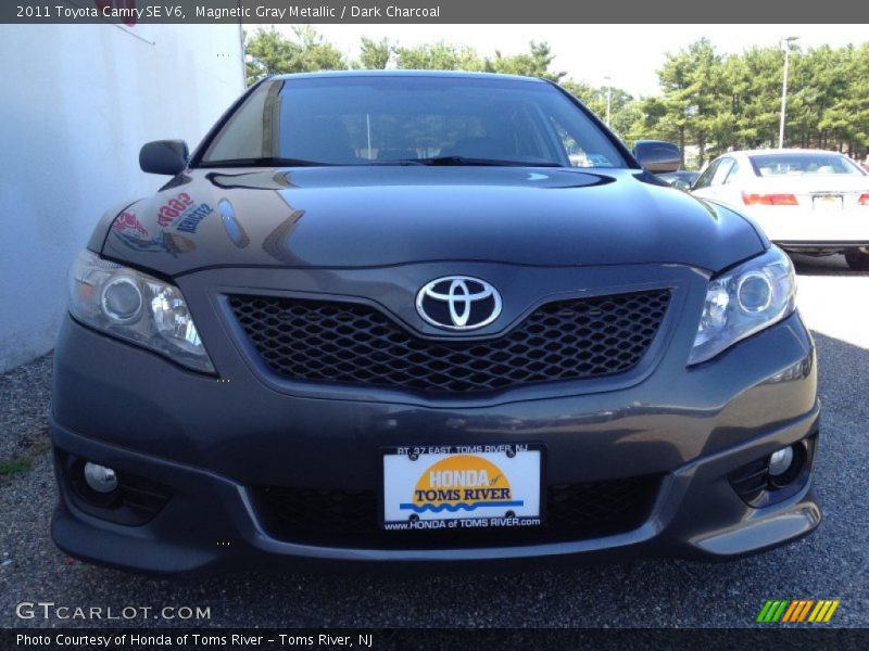 Magnetic Gray Metallic / Dark Charcoal 2011 Toyota Camry SE V6