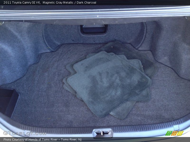 Magnetic Gray Metallic / Dark Charcoal 2011 Toyota Camry SE V6