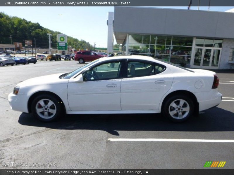 Ivory White / Parchment/Dark Pewter 2005 Pontiac Grand Prix GT Sedan