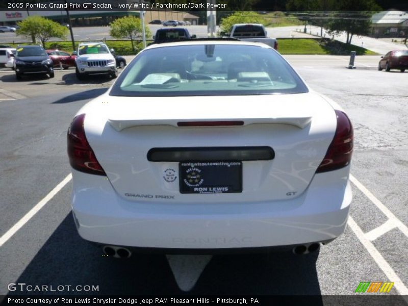 Ivory White / Parchment/Dark Pewter 2005 Pontiac Grand Prix GT Sedan