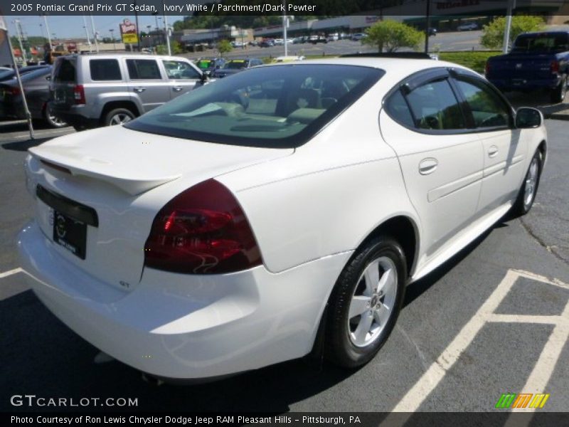 Ivory White / Parchment/Dark Pewter 2005 Pontiac Grand Prix GT Sedan