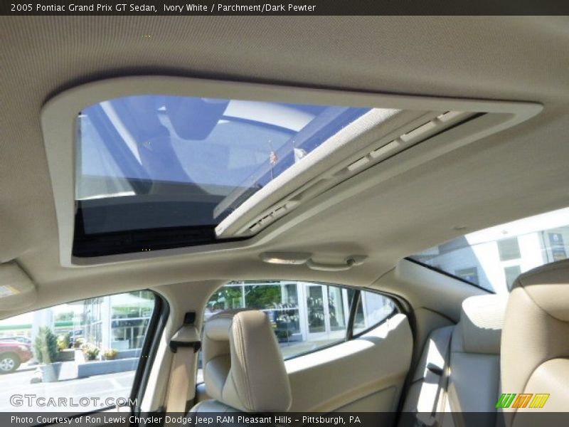 Ivory White / Parchment/Dark Pewter 2005 Pontiac Grand Prix GT Sedan