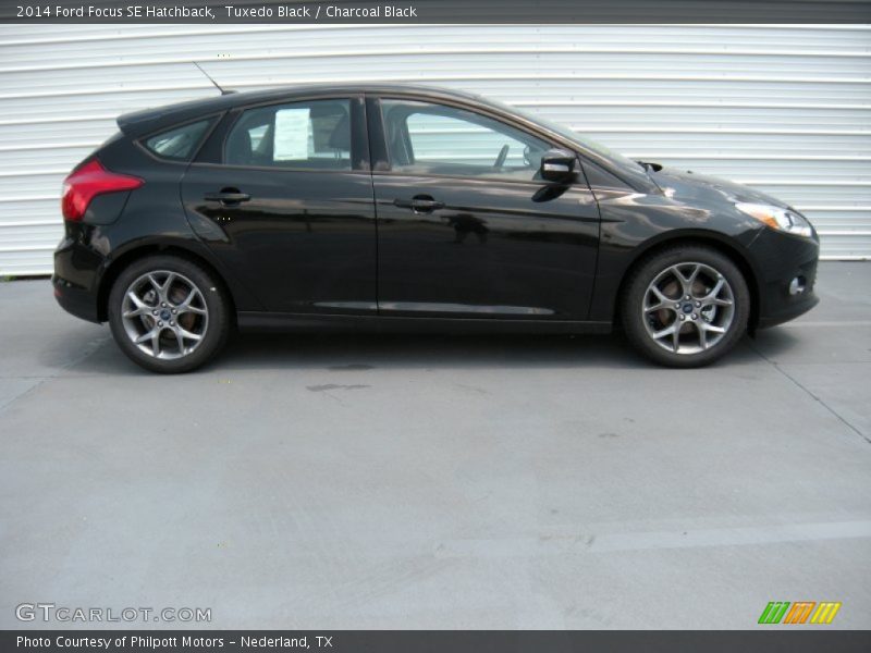 Tuxedo Black / Charcoal Black 2014 Ford Focus SE Hatchback