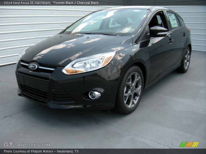 Tuxedo Black / Charcoal Black 2014 Ford Focus SE Hatchback