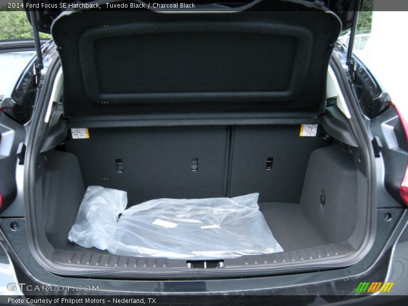 Tuxedo Black / Charcoal Black 2014 Ford Focus SE Hatchback