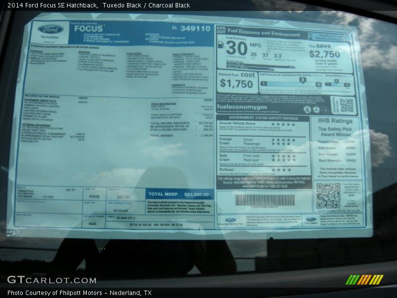 Tuxedo Black / Charcoal Black 2014 Ford Focus SE Hatchback