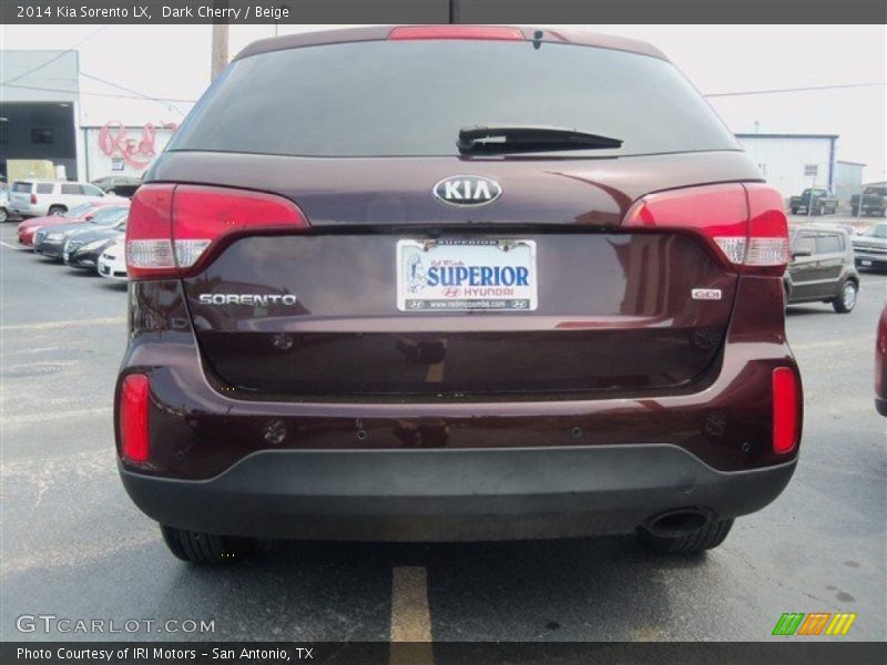 Dark Cherry / Beige 2014 Kia Sorento LX