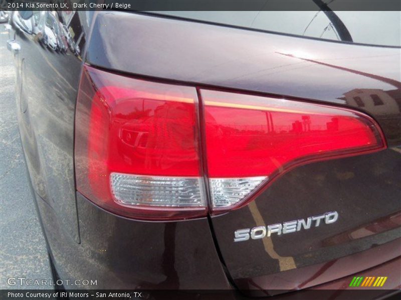 Dark Cherry / Beige 2014 Kia Sorento LX