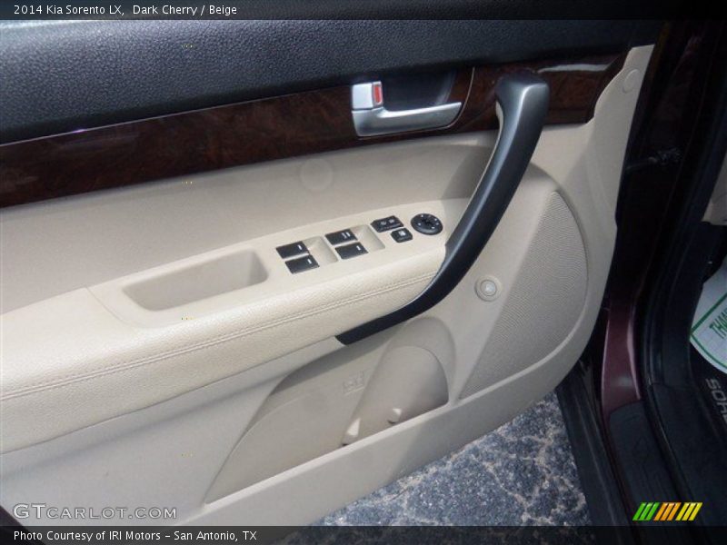 Dark Cherry / Beige 2014 Kia Sorento LX