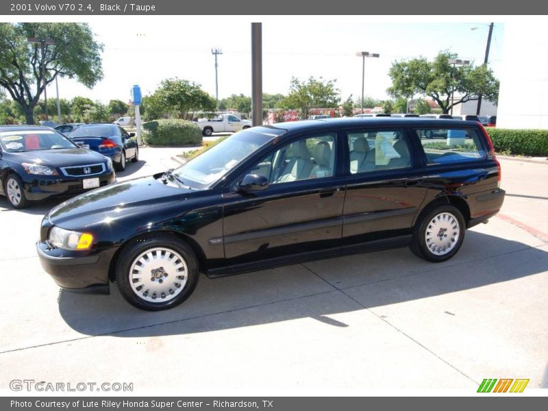 Black / Taupe 2001 Volvo V70 2.4