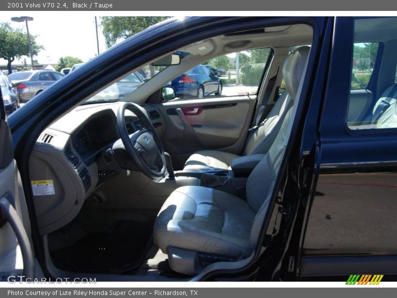 Black / Taupe 2001 Volvo V70 2.4