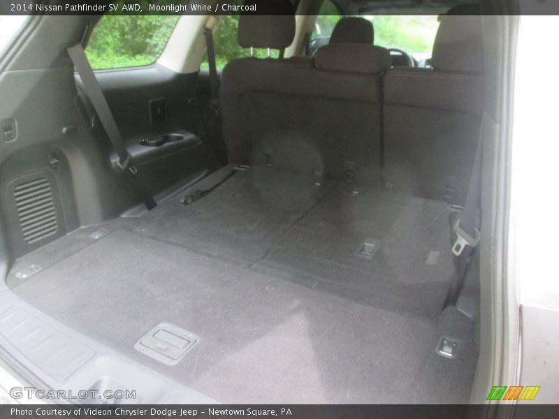 Moonlight White / Charcoal 2014 Nissan Pathfinder SV AWD