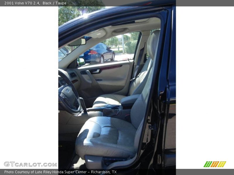 Black / Taupe 2001 Volvo V70 2.4
