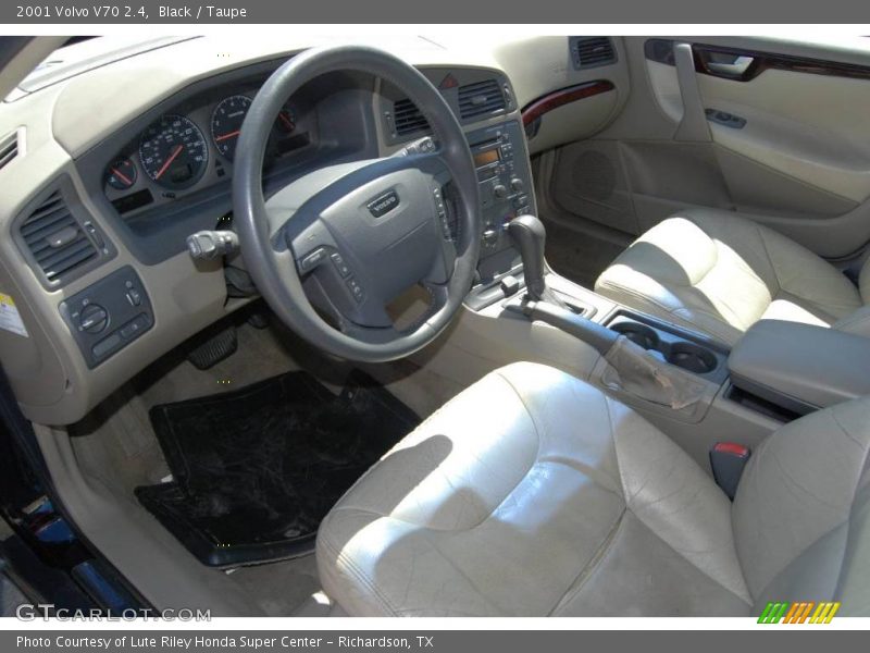 Black / Taupe 2001 Volvo V70 2.4