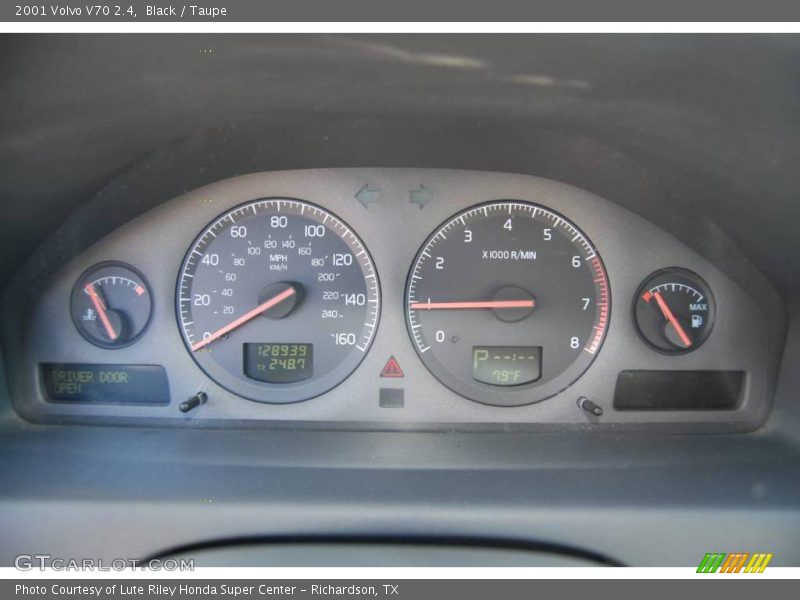 Black / Taupe 2001 Volvo V70 2.4
