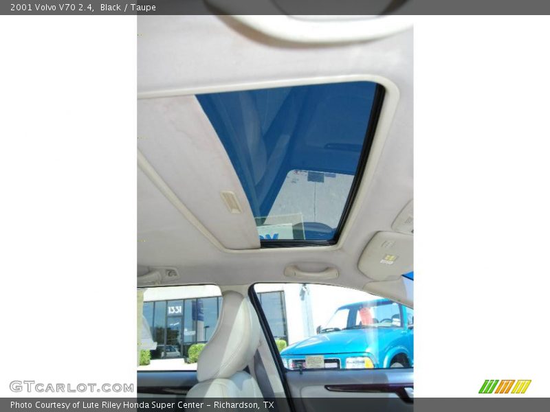 Black / Taupe 2001 Volvo V70 2.4