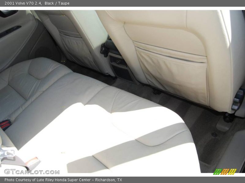 Black / Taupe 2001 Volvo V70 2.4