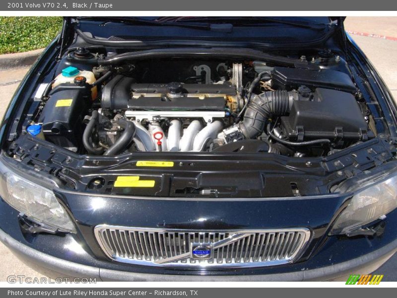 Black / Taupe 2001 Volvo V70 2.4