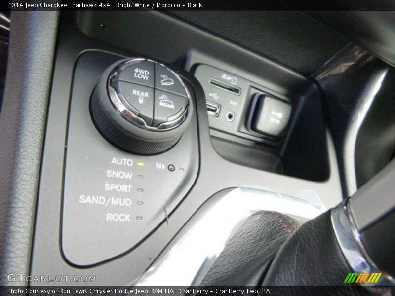 Bright White / Morocco - Black 2014 Jeep Cherokee Trailhawk 4x4