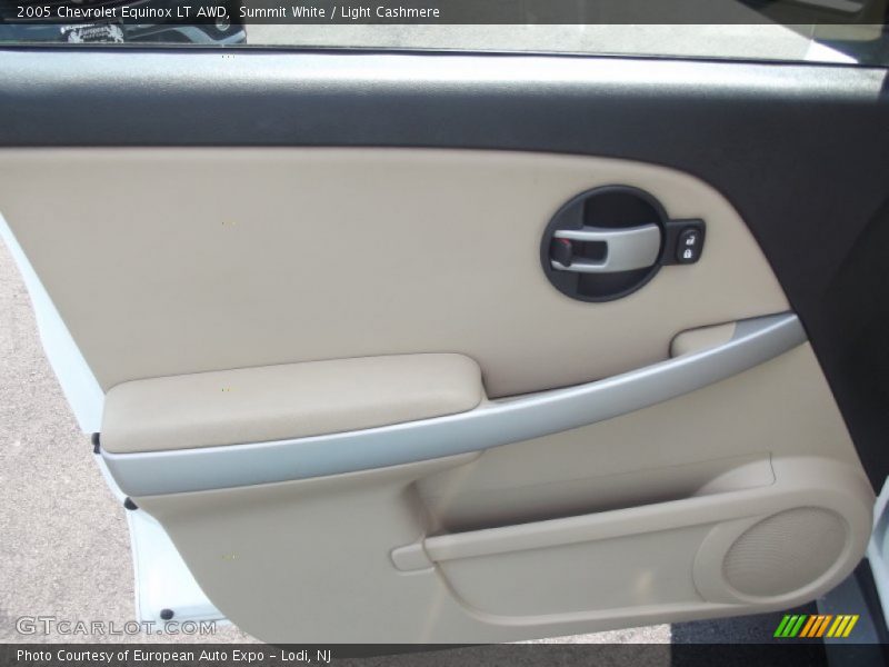 Summit White / Light Cashmere 2005 Chevrolet Equinox LT AWD